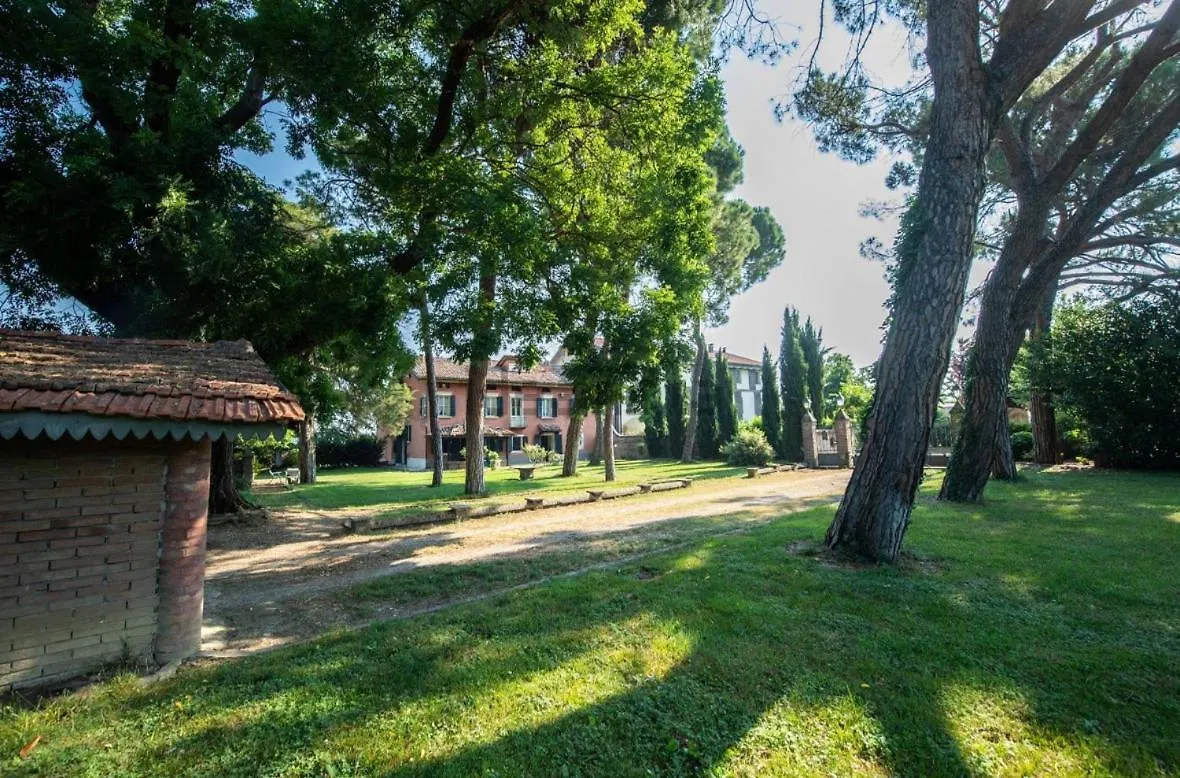Villa Ottocentesca Immersa Nel Verde Montecavolo 0*,  Italy