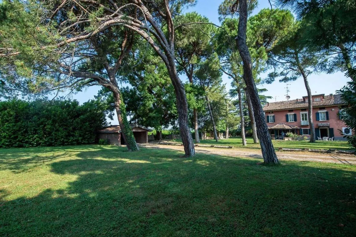Bed & Breakfast Villa Ottocentesca Immersa Nel Verde Montecavolo Italy